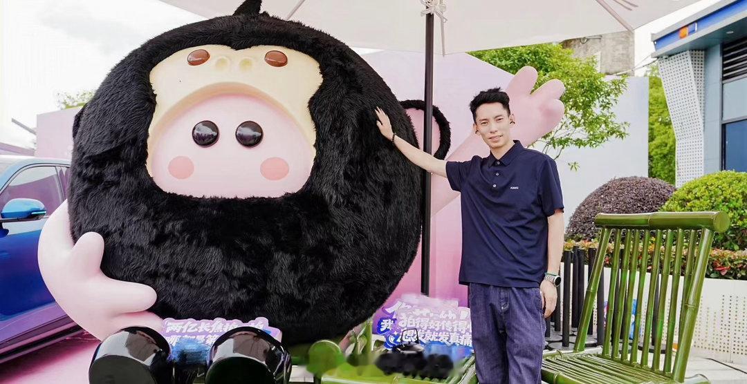 周杰伦粉丝也偏爱这个吉祥物周杰伦演唱会显眼包装备 周杰伦温州演唱会场外氛围感直接