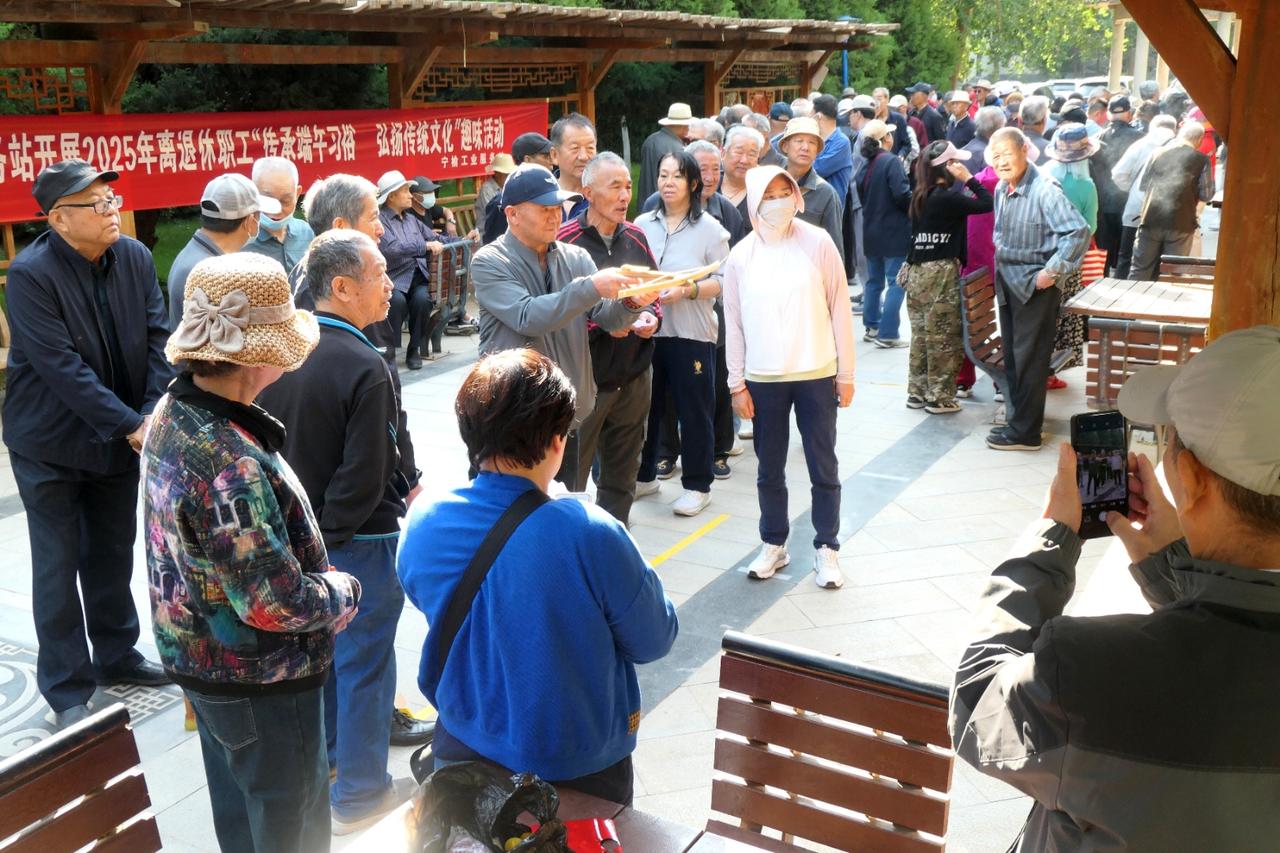 2026年养老金正式调整通知迟迟未对外发布，各大短视频平台却充斥着五花八门的“最
