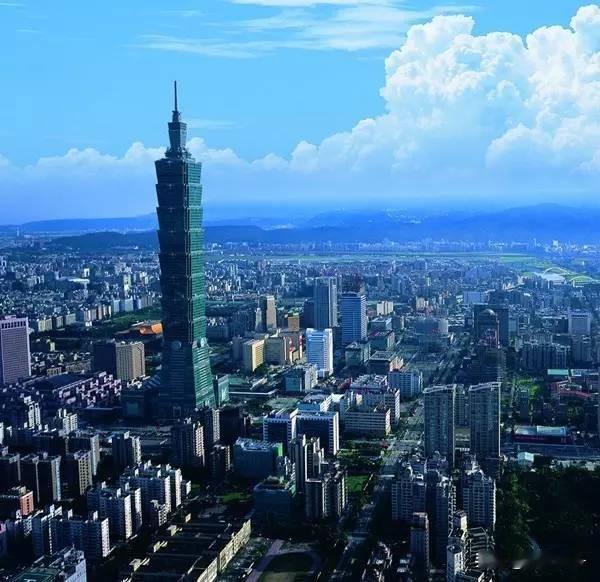 台湾第一季度GDP增13.69%，岛内企业家：半导体独强，多数产业衰退。大陆的芯