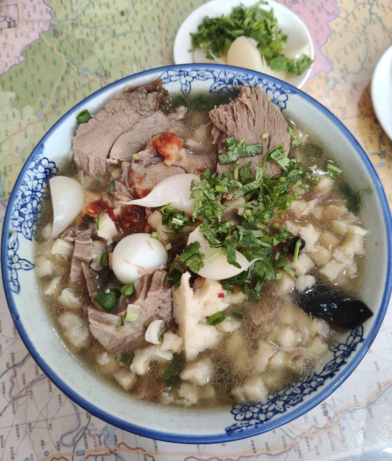 晒出你相册里自己下厨的美味自制“羊肉泡馍”，看上去很美，吃起来也“美炸裂”！