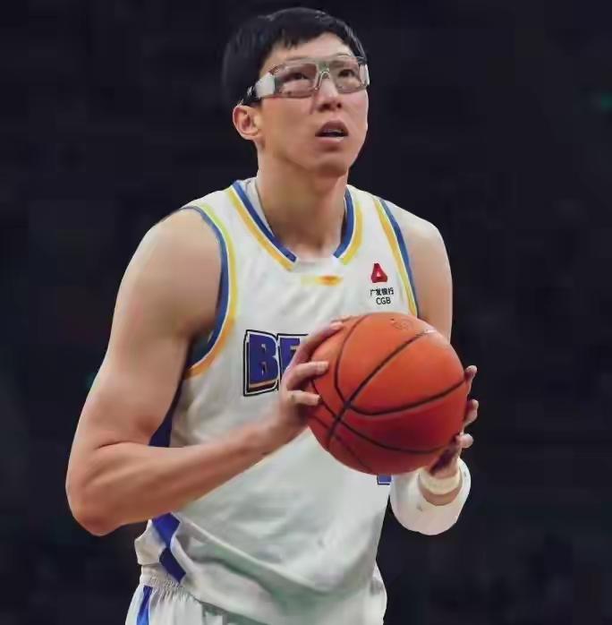 活久见？！近日CBA联赛中，北京vs吉林，周琦居然8罚0中，罕见太差。这大概是身