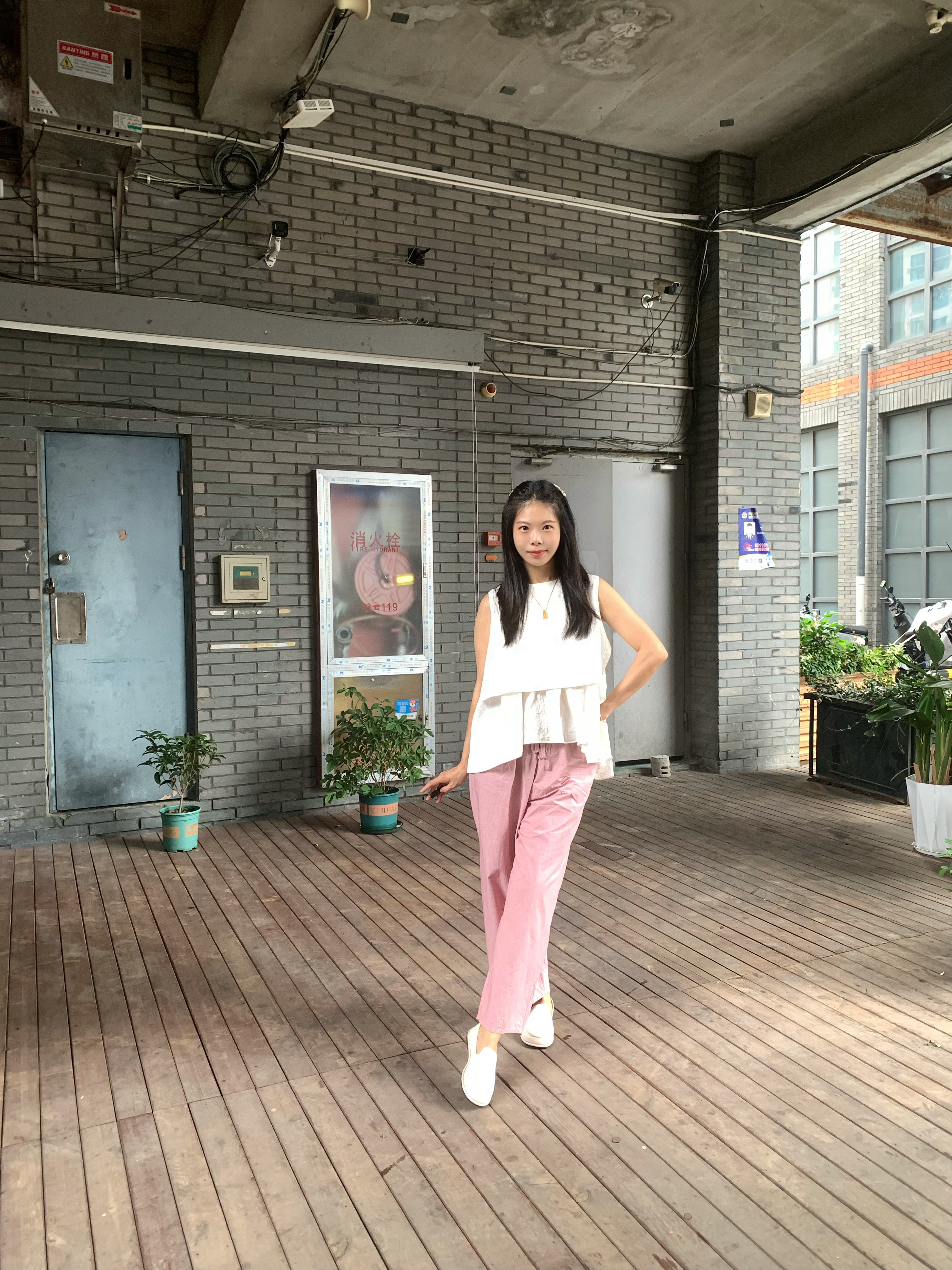 穿搭ootd小yao穿搭给生活加点flow沉浸式入秋白与粉｜不费力的松弛感穿搭一