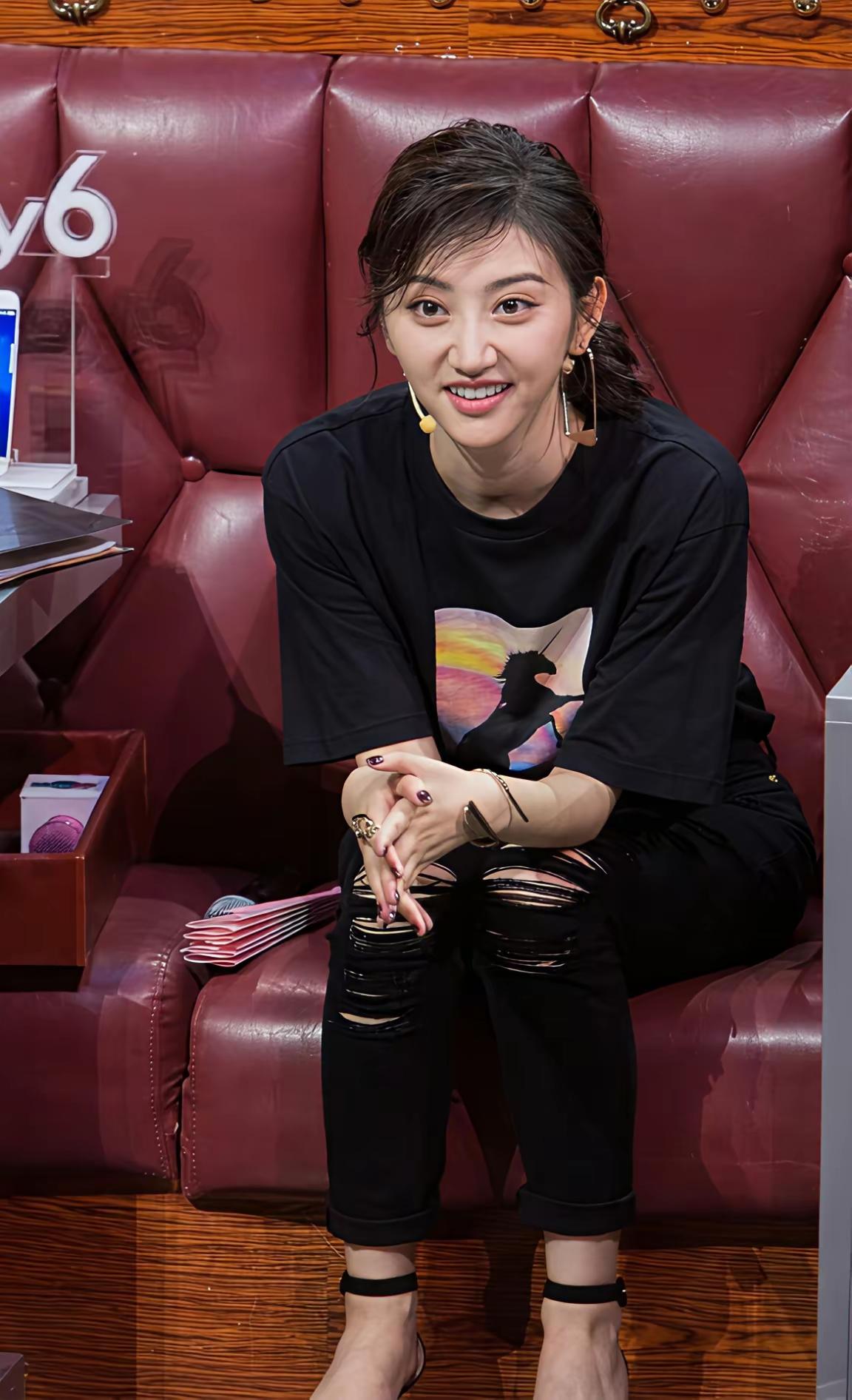 孙割这个人这两天真的不得不让人佩服，当年慈禧太后以一国之力同时向八国开战，最后以