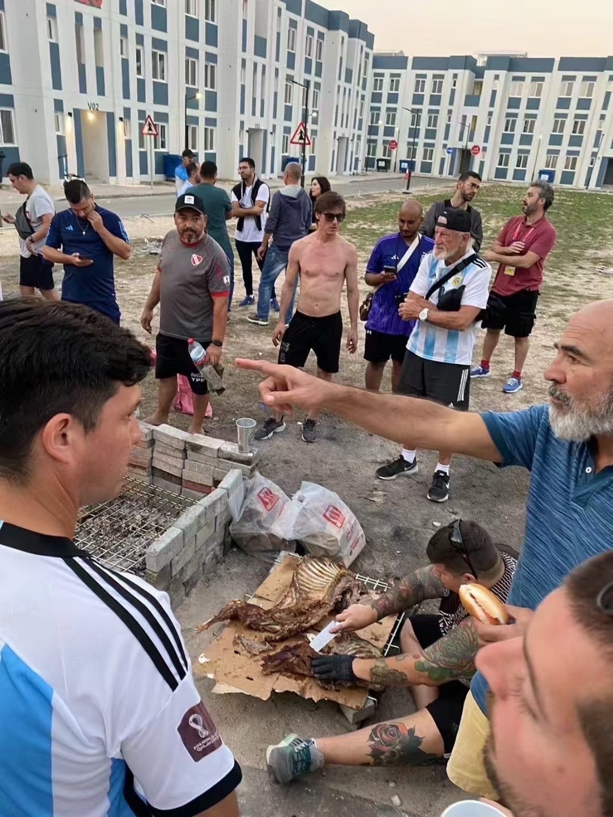 伊朗足协主席称很难期待世界杯了 3月1日，伊朗足协主席迈赫迪·塔吉表态：因美伊冲