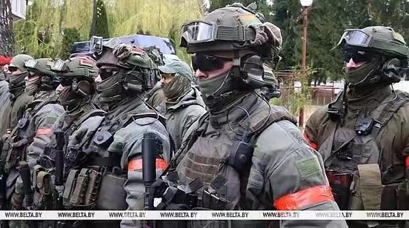 俄乌战争最危险的一步，泽连斯基等于直接把枪管顶在了卢卡申科的脑门上！

6月19