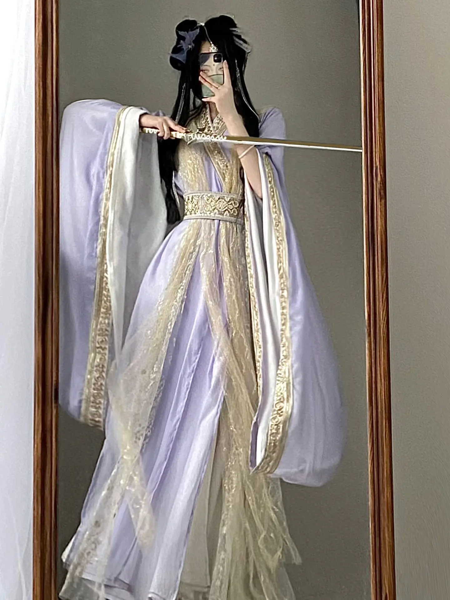 “师尊 我不想练剑了 我想出去玩儿…”