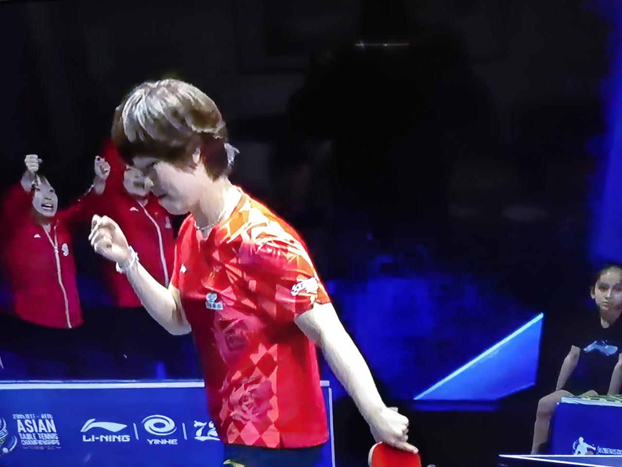 老牛掉进枯井里，有劲使不出！
早田希娜就是那只掉进枯井里的牛。
亚锦赛女团决赛三