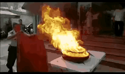 消防演示失败了，不过换个角度看，也是另一种消防教育的成功。