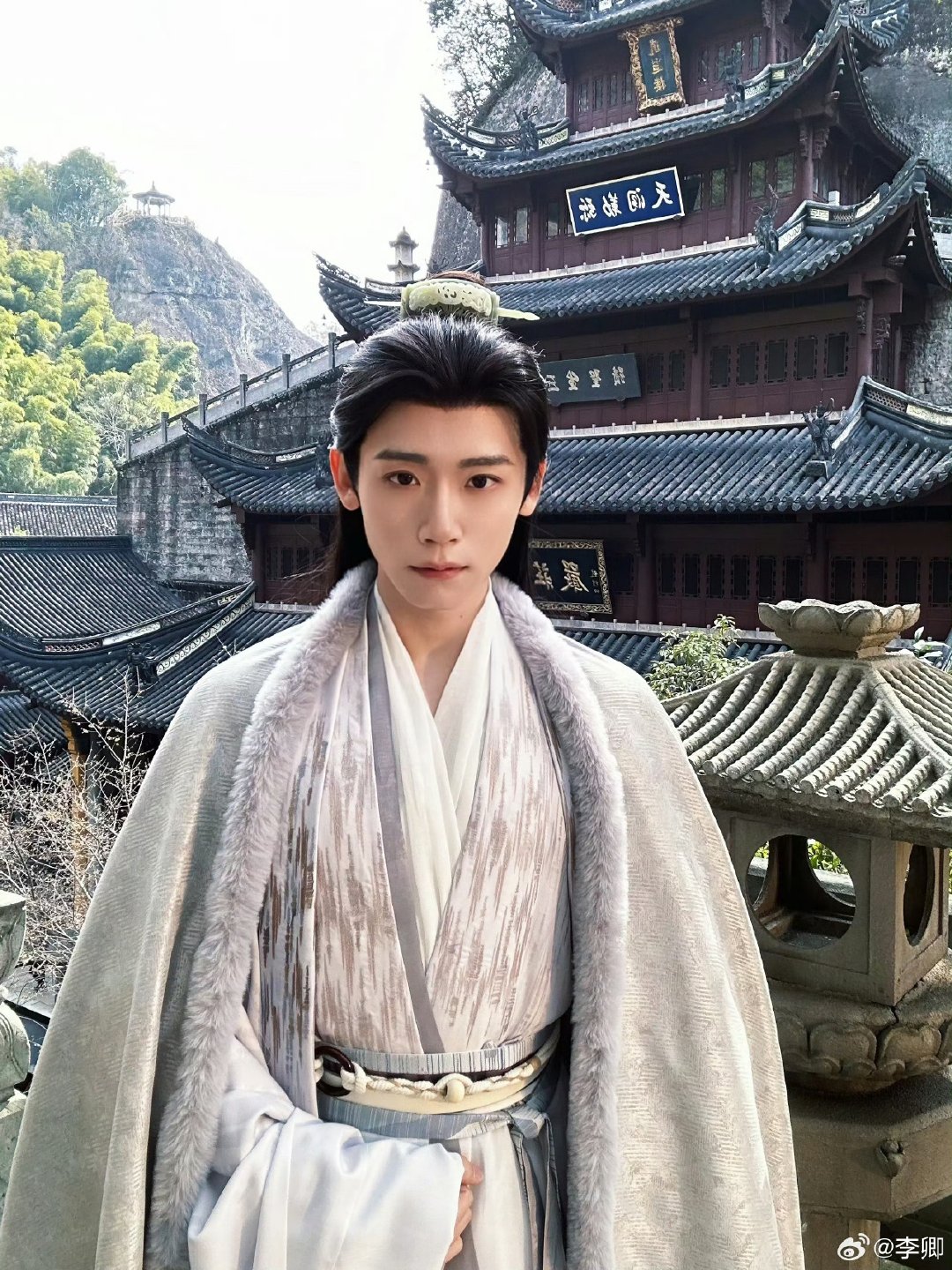 风雨廊亭梦已醒 上完厕所丢行李