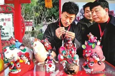 非遗体验成文旅新顶流，体验经济玩出消费新花样
 
非遗体验凭什么成为文旅消费的新