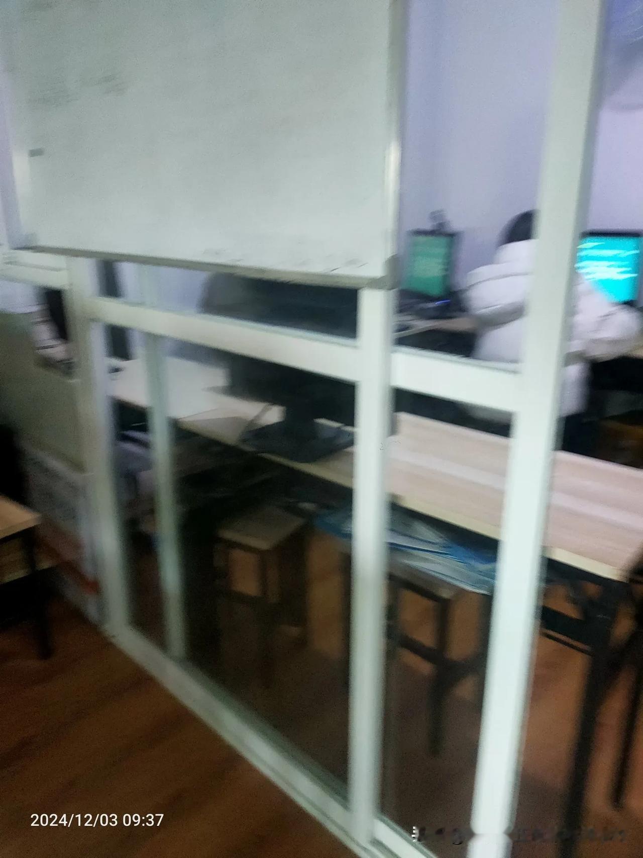 根据不同专业，学期不同，办公文员一般半个月，平面广告设计类2个月，室内设计类得2