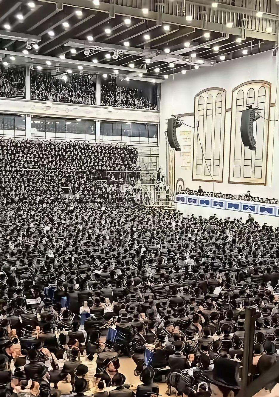 犹太人在美国的人口约750万，占美国人口2.4%。但许多金融巨头、科技公司、媒体