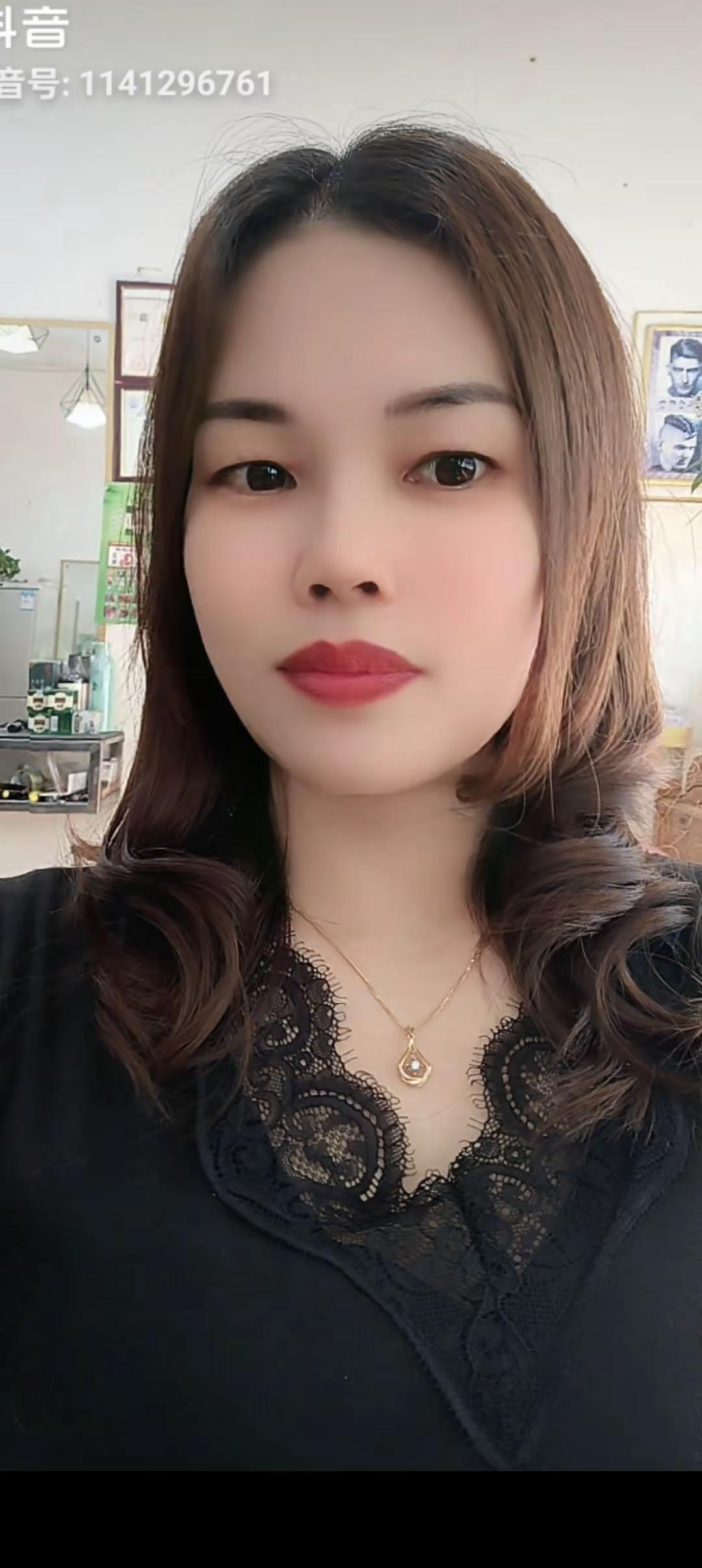 两个发型你们觉得那个更适合我，那个更看🤛🏻