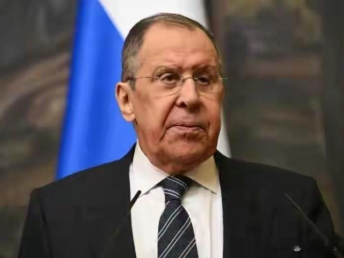 刚刚
俄罗斯外长拉夫罗夫向西方国家发出严重警告
警告西方国家
不要肆意妄为
如果