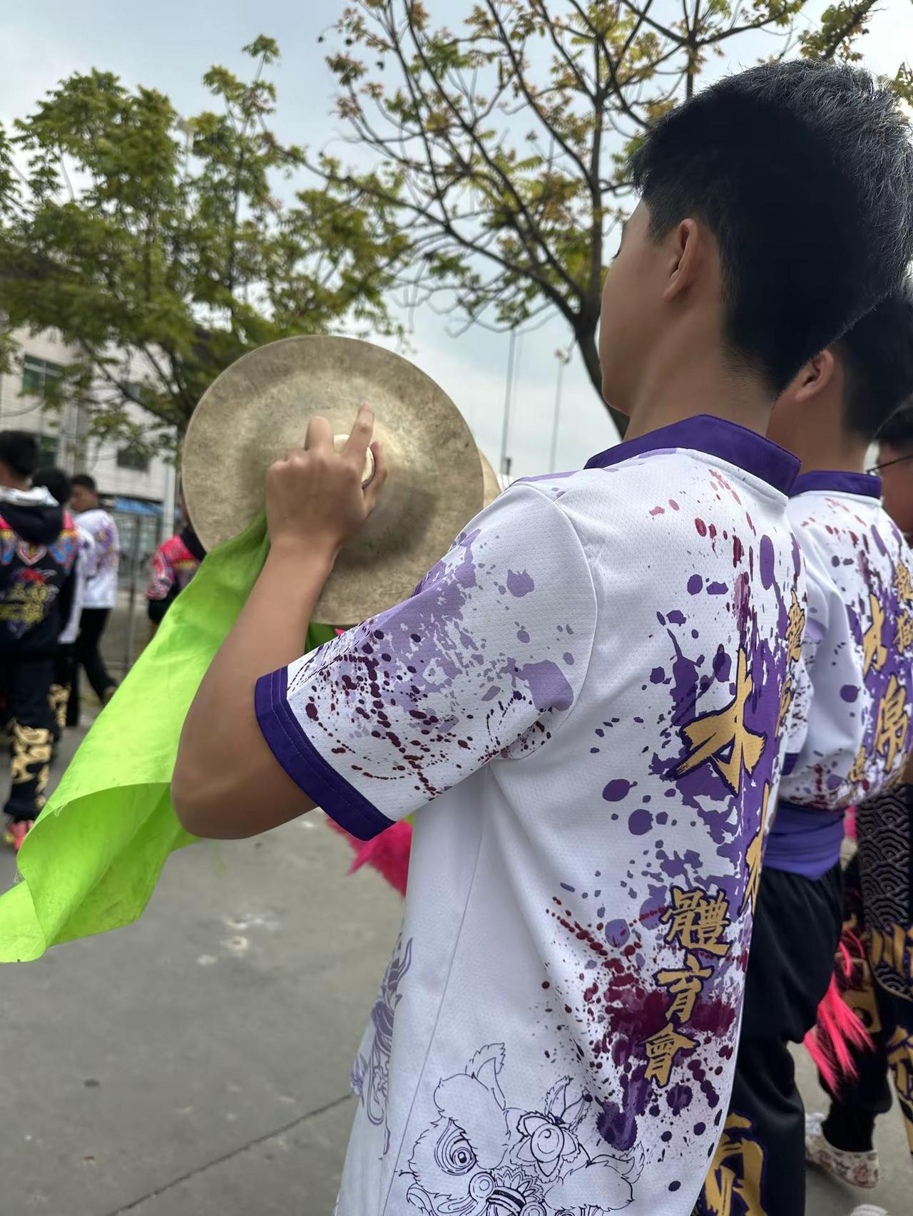 待到葡萄先熟透 你要静候 再静候