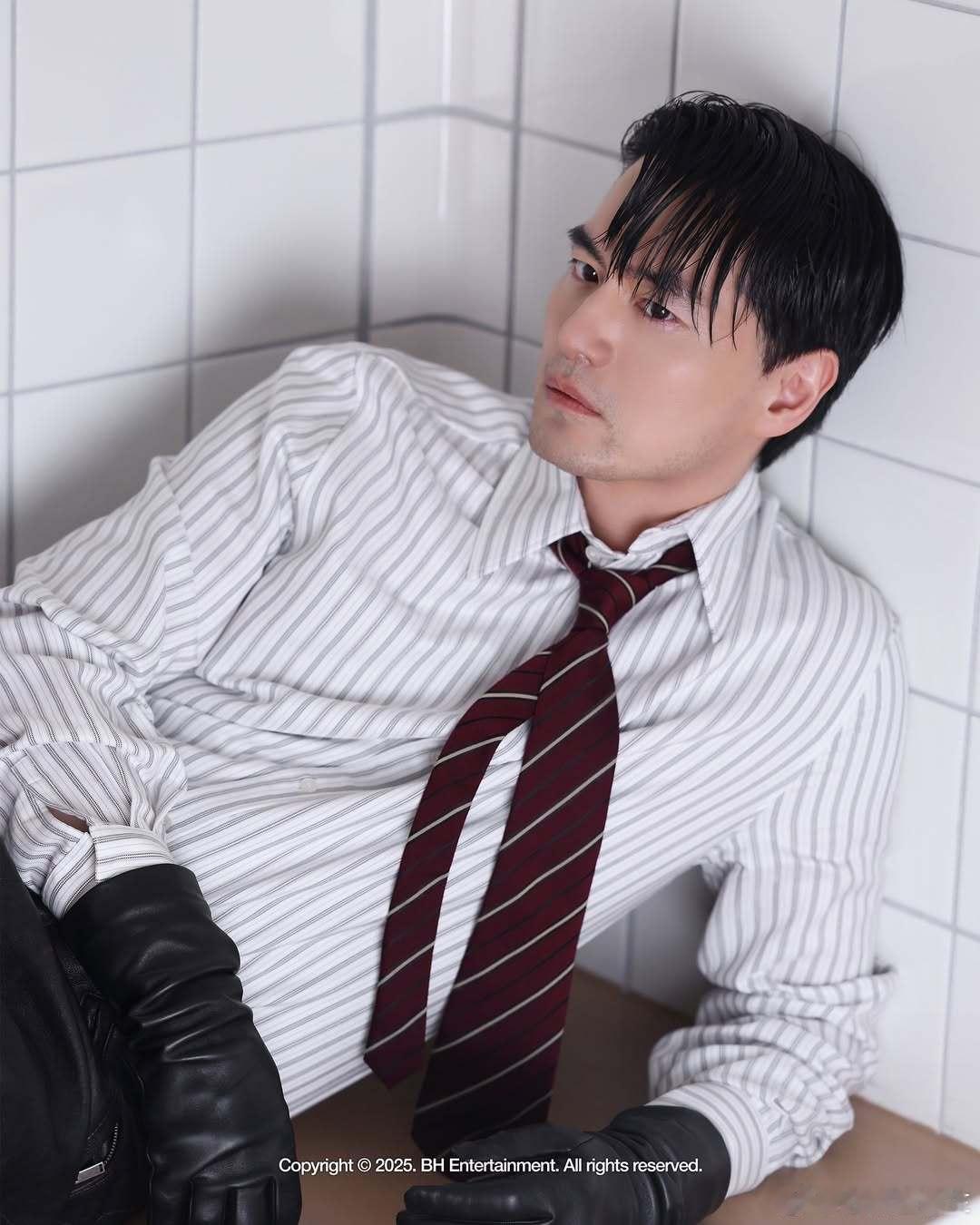 𝗕𝗛𝗜𝗡𝗗 𝗦𝗛𝗢𝗢𝗧李阵郁《Esquire》画报拍摄现场?
