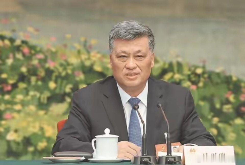 马兴瑞案最值得盯的地方，不是他本人收了多少，而是谁在替他收。 通报列出身边工作人