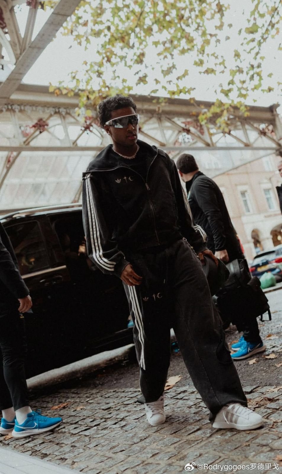 本次国际比赛日，皇马共有11名球员入选各自国家队：  🇪🇸赫伊森🇪🇸 贡