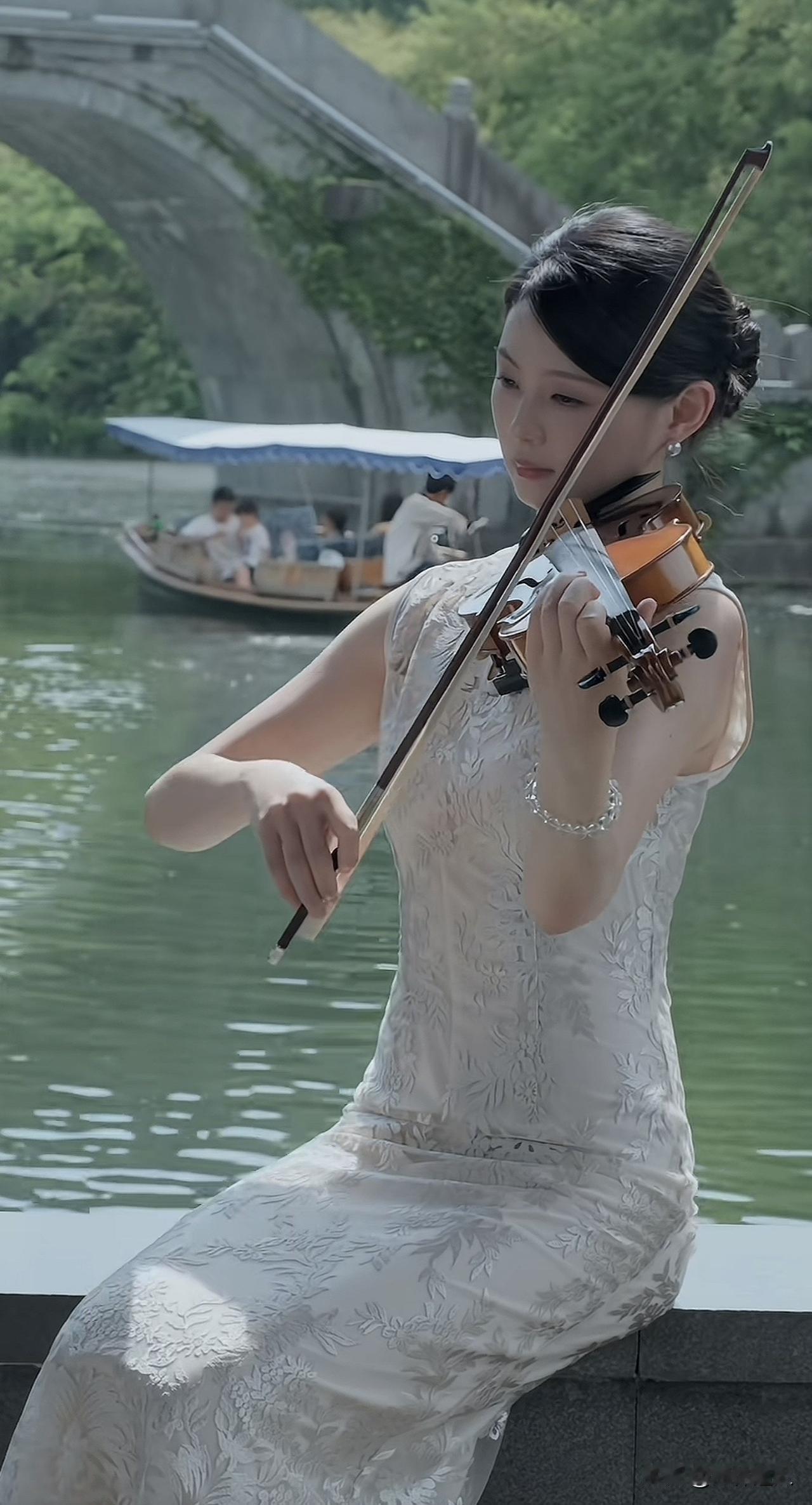 【修行笔记】粒子本无思想，人类却产生了意识

世间粒子本是浑然无觉，散于天地，无