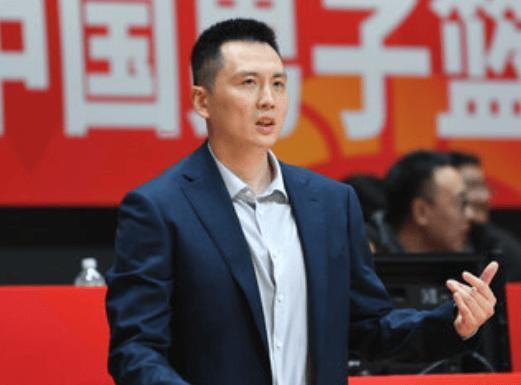 卢伟的情商简直太低了！前几天发布会说弗格和张镇麟不适应上海防守体系，防守端漏人之