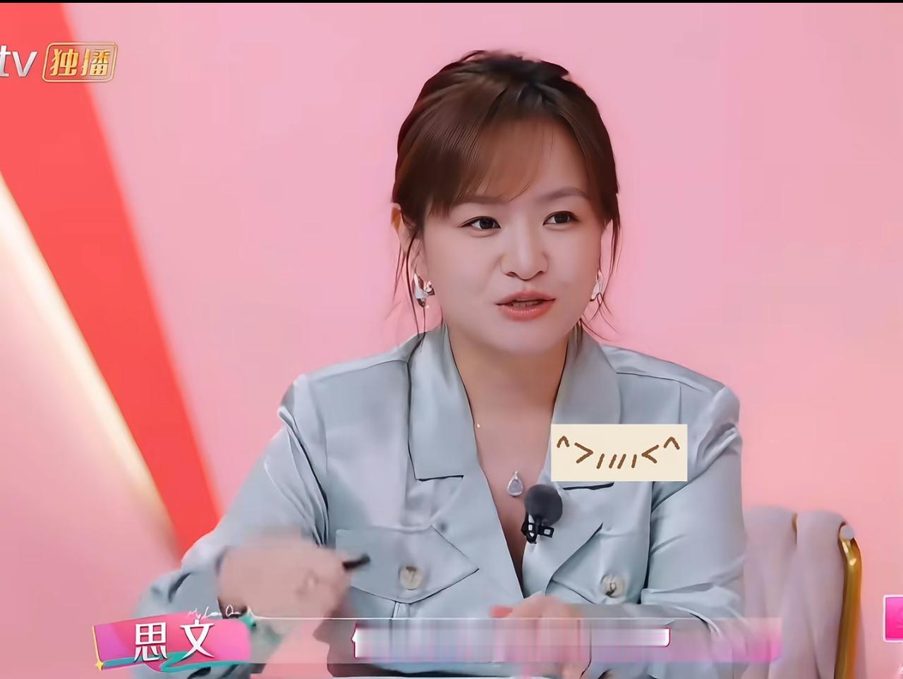 张家齐和妈妈吃饭片段引热议，网友直呼窒息！
看的好累心。
《我家那闺女》里张家齐