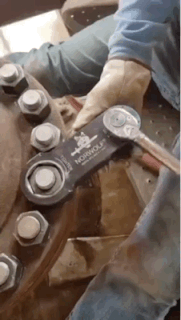 这个扳手好用啊！