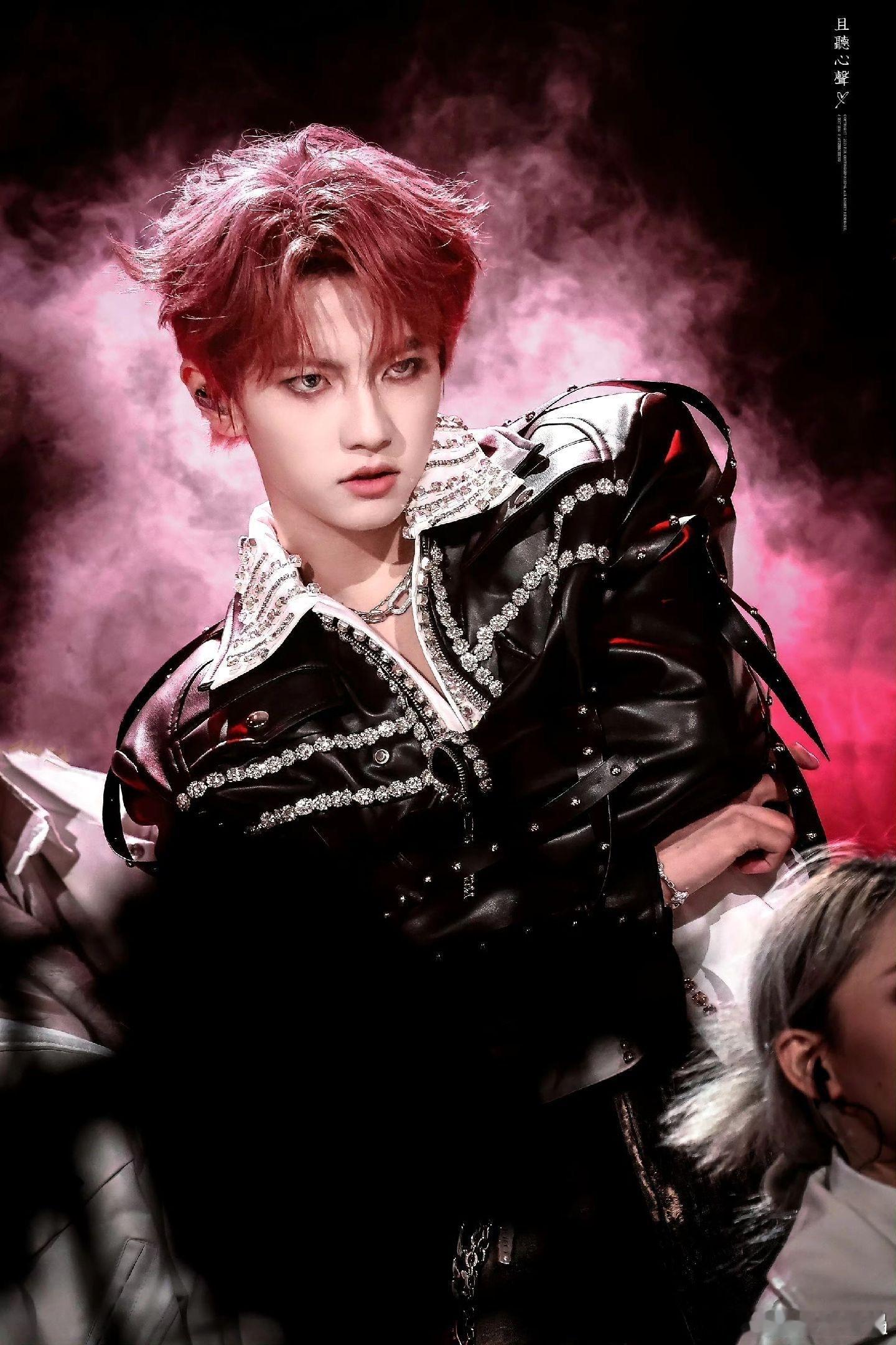 穆祉丞天生爱豆自带焦点是心动啊！ 舞台上气场全开，唱跳稳、表现力绝，一出场就牢牢