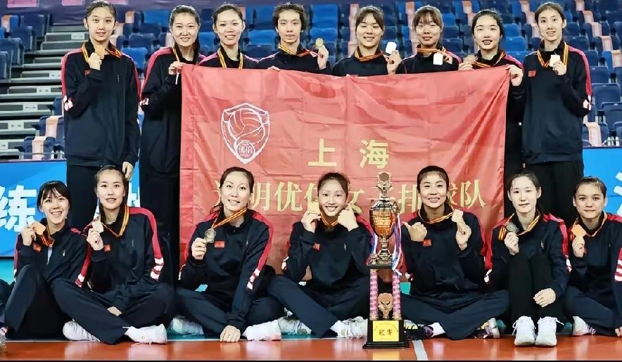 4月1日结束的2025-2026赛季中国女子排球超级联赛决赛中，上海女排以总比分