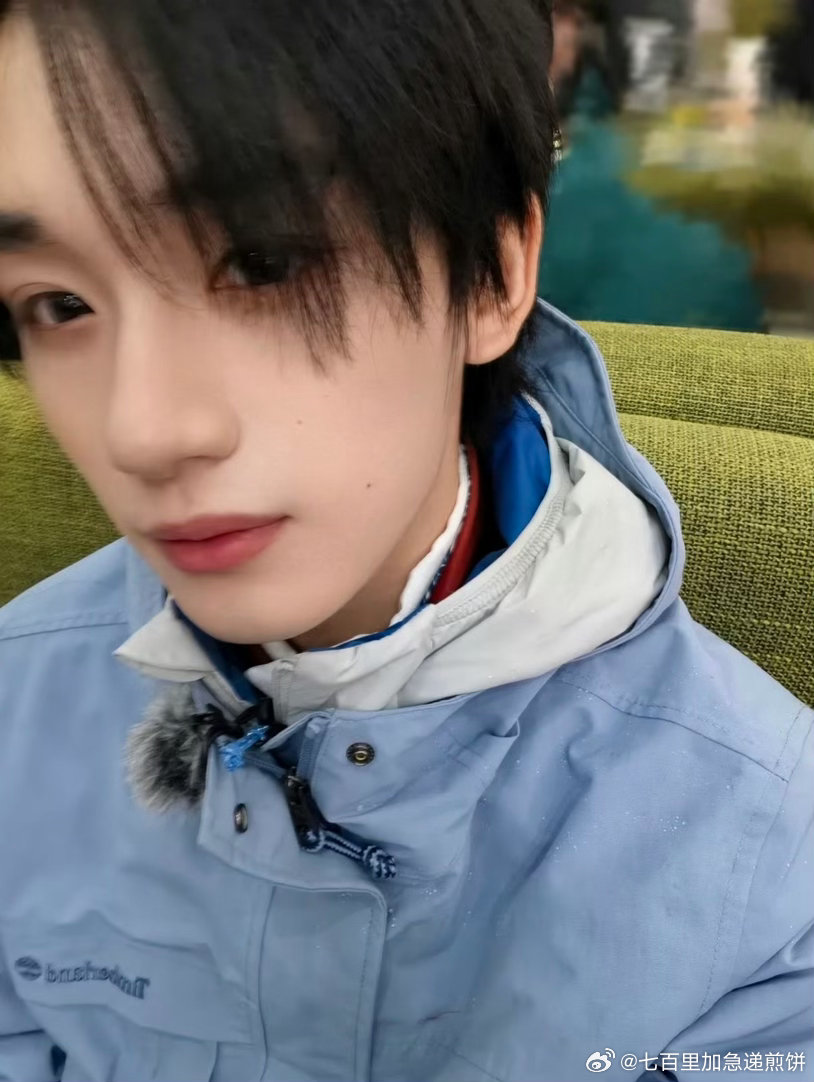 这个丁程鑫就是阳光明媚帅哥啊 