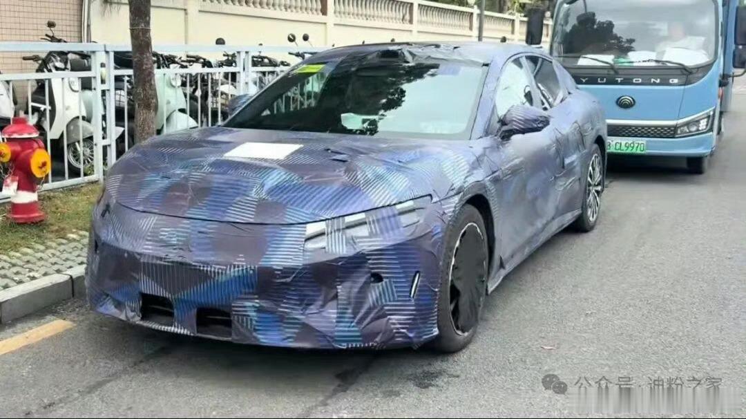 根据前两天大汉的谍照，我把模型改了改，不知道大伙能不能看出差别