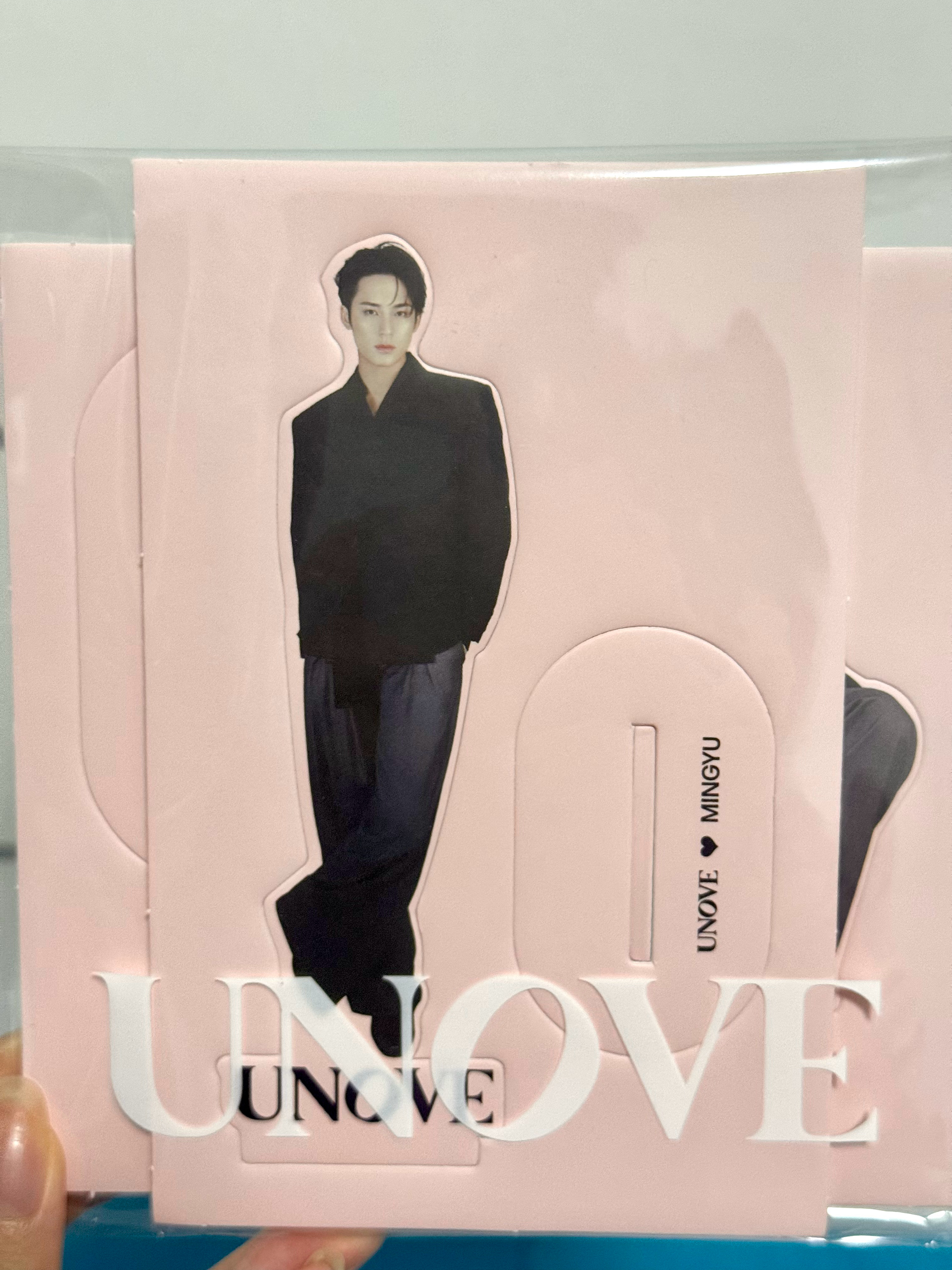 每次回购unove都会收到金珉奎不同的小周边我列表真的没有克拉妹吗 上次送了我个