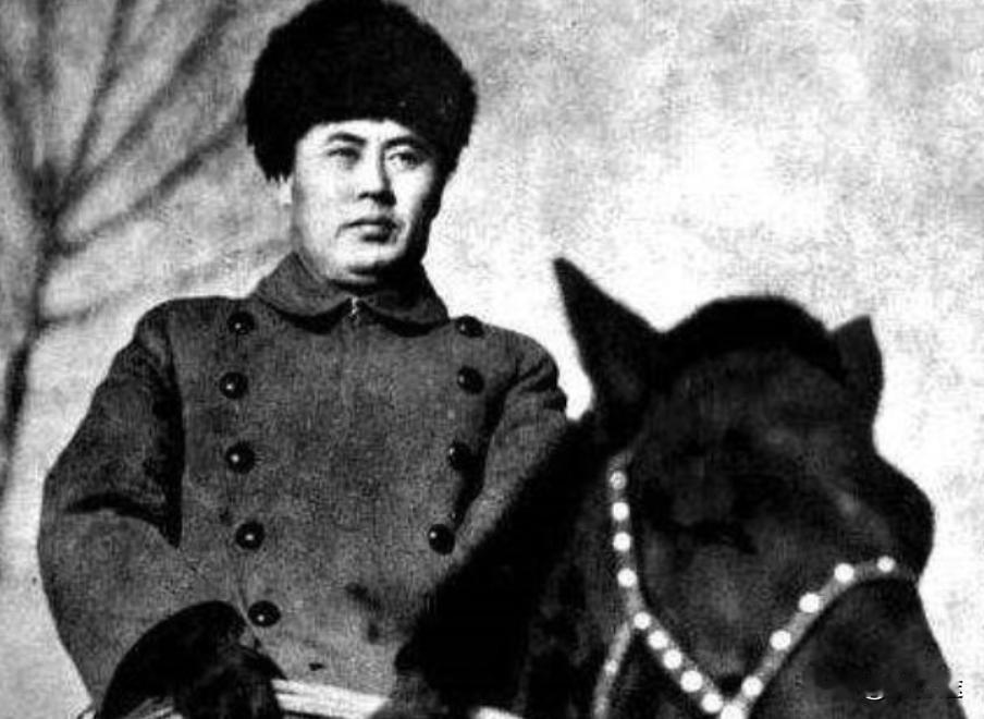 1949年，傅冬菊送了父亲傅作义一份“特殊”的礼物：一份北平城里的文物古迹清单，