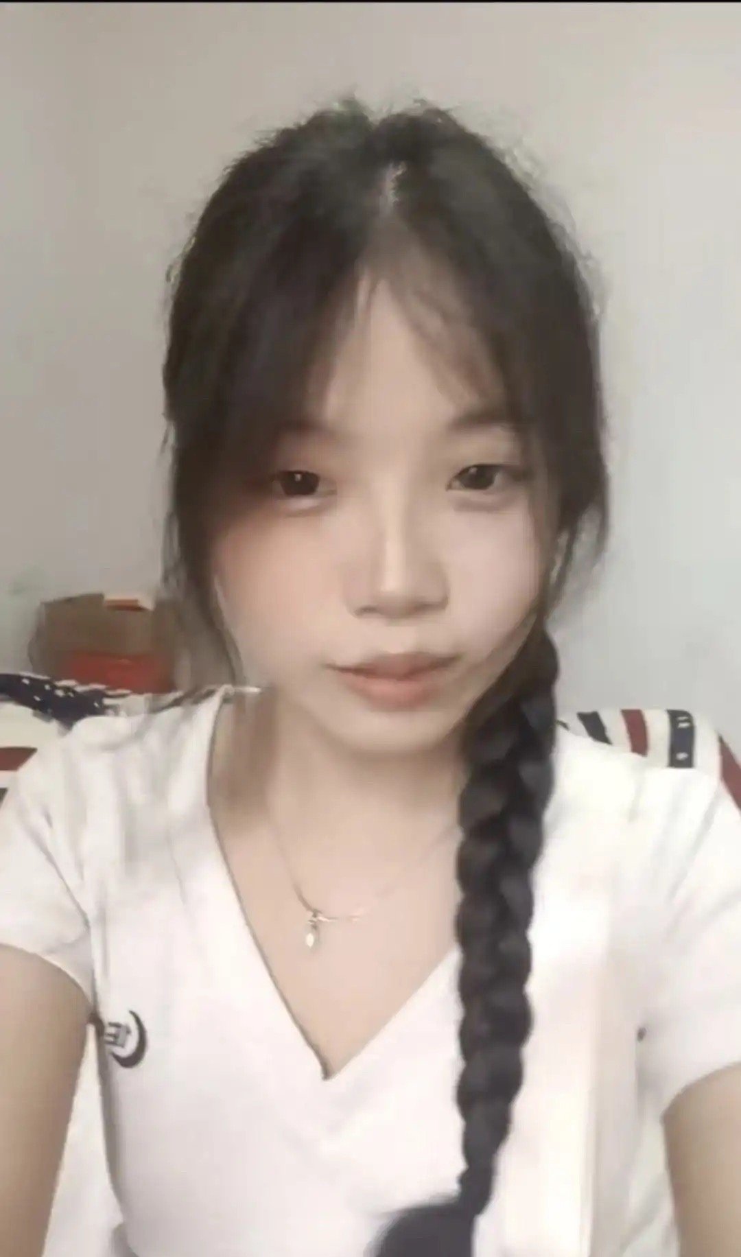 聊了一年了，见面就吃肯德基 