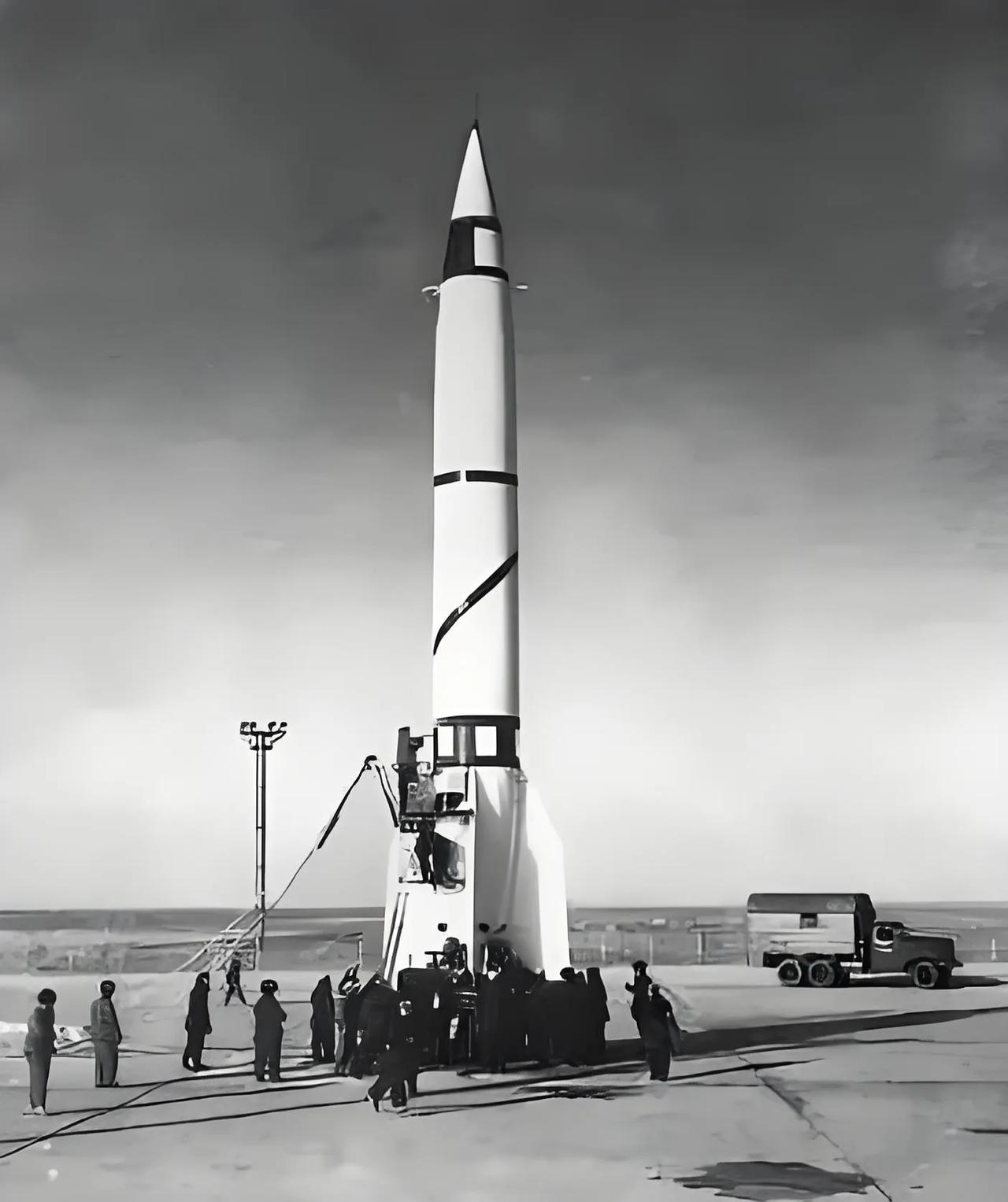 1957年8月28日，中国国防部正式批准设立导弹试验场，这一决策标志着中国航天事