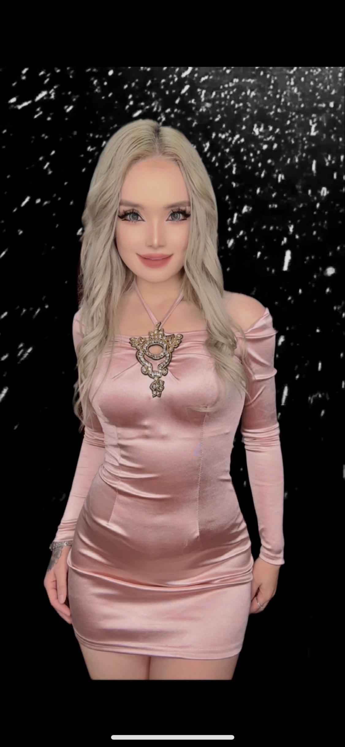 祝我今天生日快乐。🎂🎂🎂🎂🎂