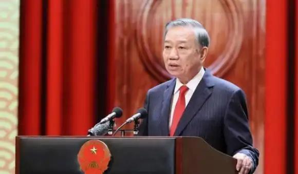 9月2日，特朗普给越南国庆发贺电，反常的“正常”让所有人都坐不住了！他葫芦里到底