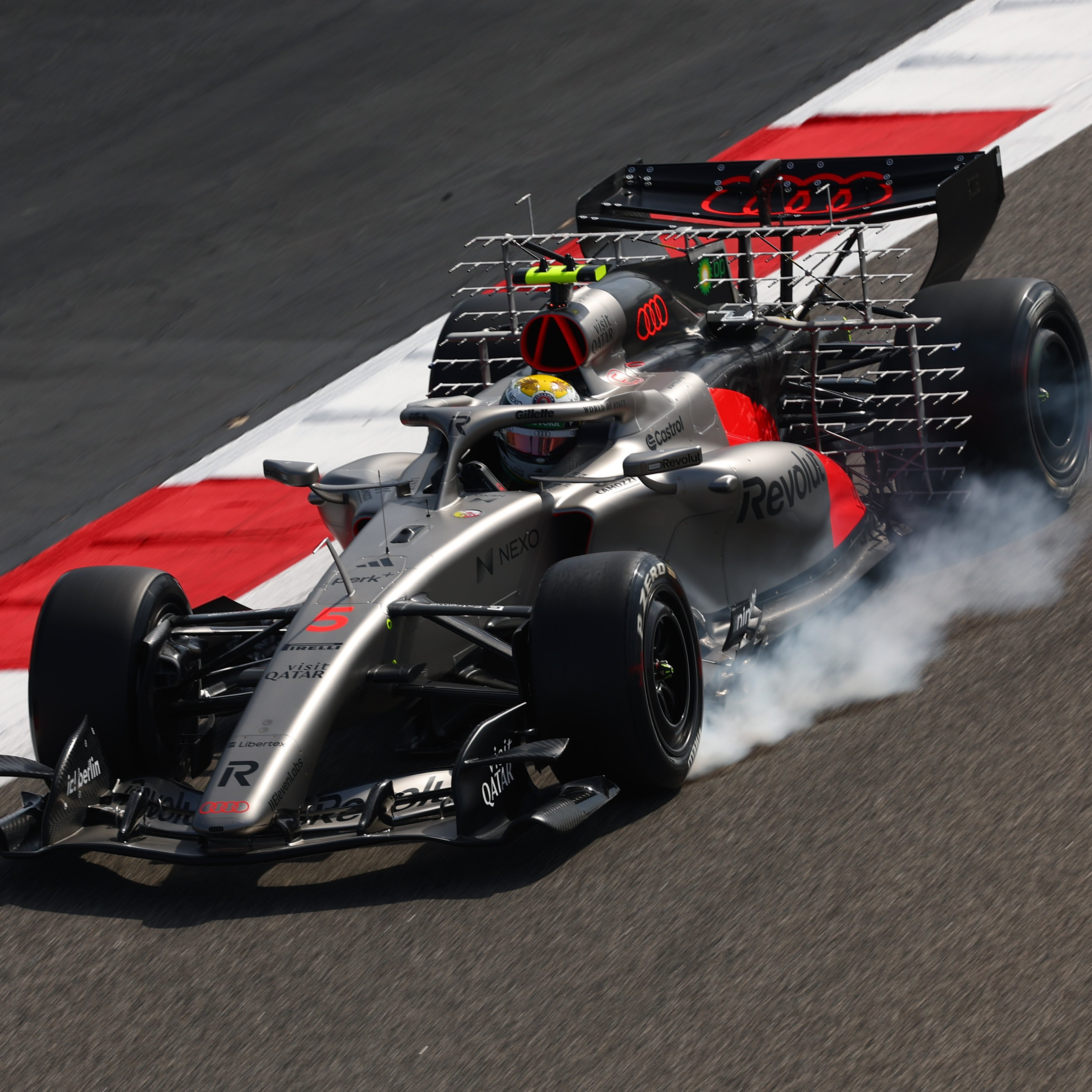 奥迪在巴林带来了完全不同的新侧箱！F12026F1季前测试