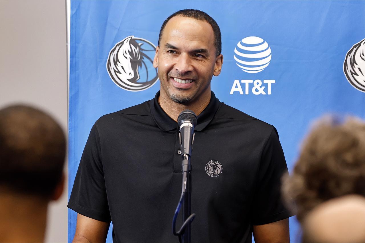 基德：文子，哈里森被解雇了，你啥时候复出啊？？？要不然附加赛都没得打了？？？
欧