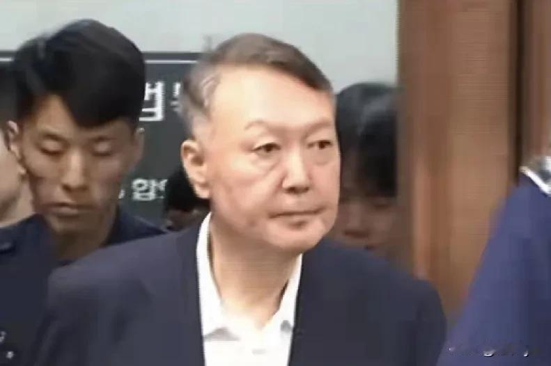 10月10日，韩国负责调查紧急戒严事件的特检组决定，对前总统尹锡悦的调查期限将再