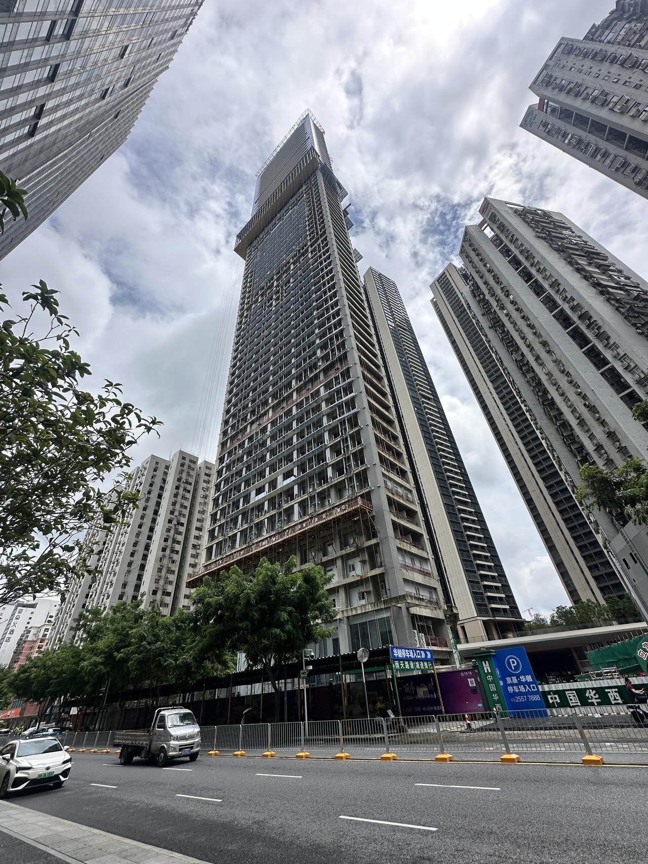 发现没？真的是变天了！现在买台旗舰手机苹果的都可以买台二手的宝马320了，真的是