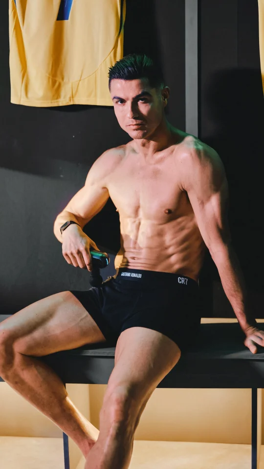 C罗近期最帅的一张神图