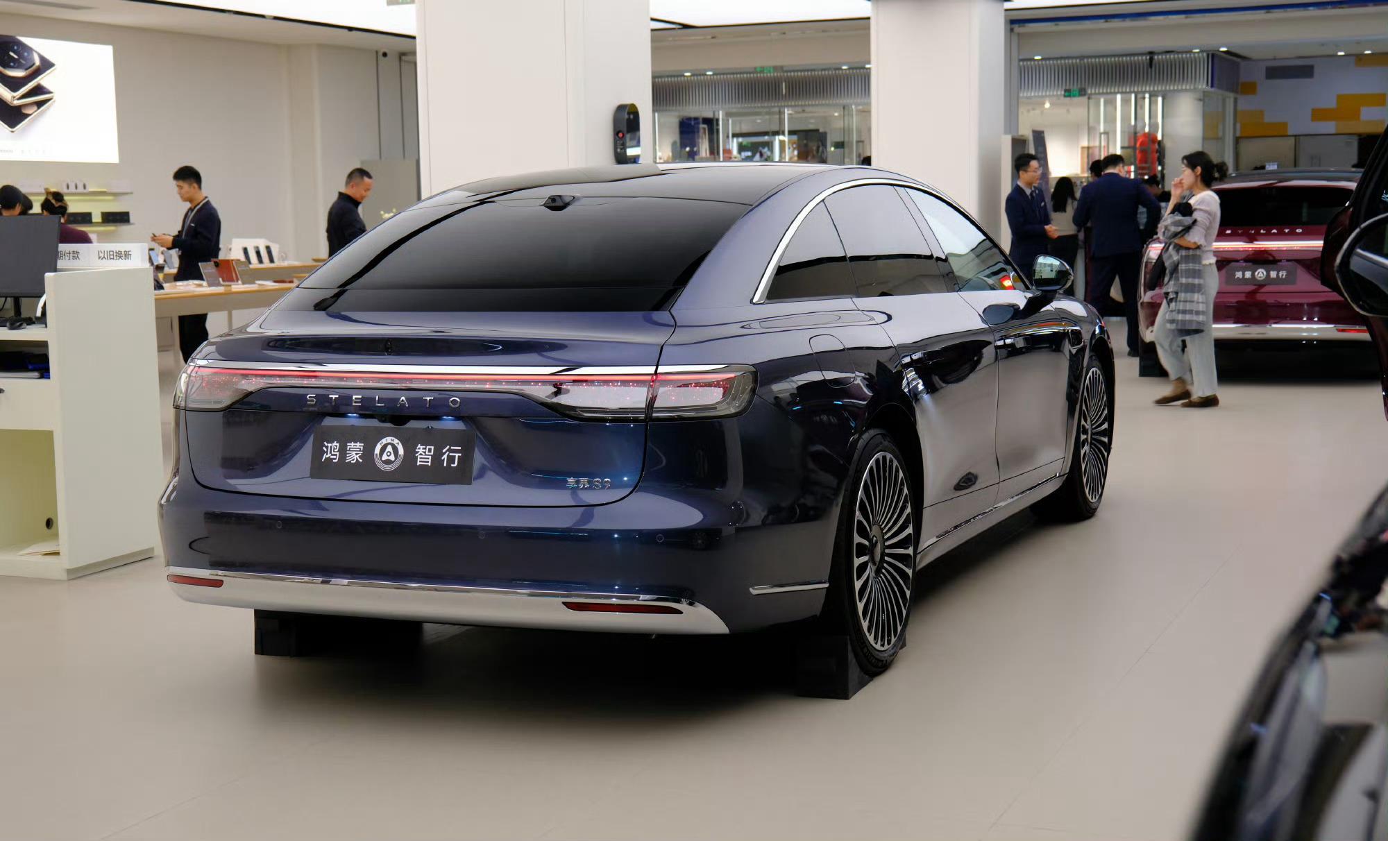 新款享界S9已经开始大规模入店了离上市也不远了今年的最后一战