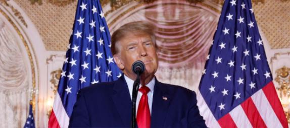 “特朗普似乎已经失去了冒险精神，他的恐惧感却与日俱增”、“在海湖庄园，露台上的所