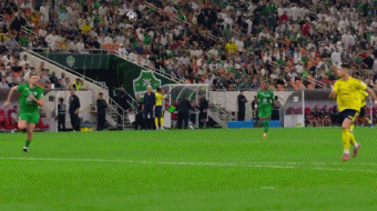 C罗到现在都不明白，正是他引以为傲的这身肌肉害了他！
利雅德胜利对阵吉达国民的比