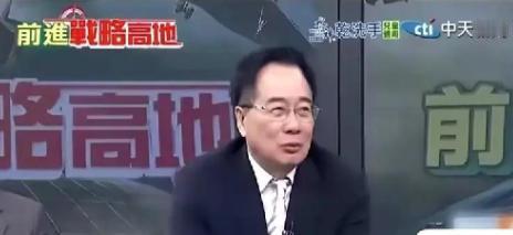现在才明白，为什么有人非要让蔡正元闭嘴。

上次他分析美军那架直升机，简直像开了