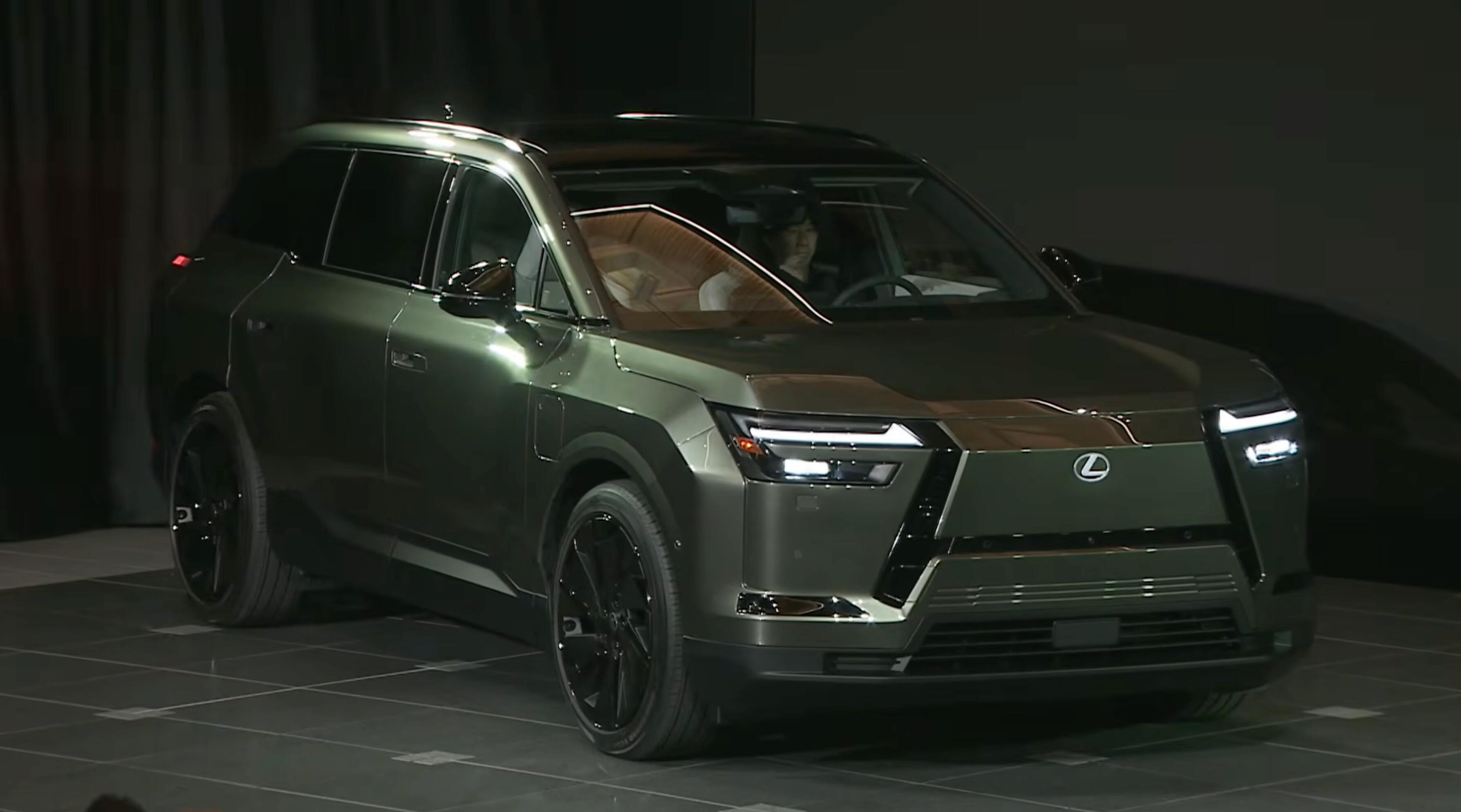 雷克萨斯全新纯电三排SUV TZ终于正式发布啦！整车足足5.1米的车长，空间特别