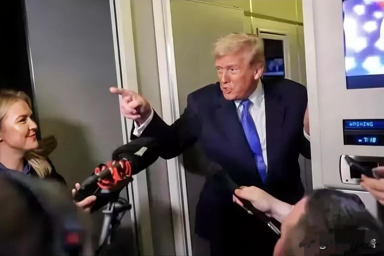 特朗普威胁加拿大 ！
今天凌晨，美国总统特朗普在个人社交媒体再度发文威胁加拿大，