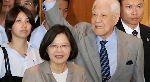 台海问题从来不是中国的家务事，其牵扯的利益与格局之大，吸引着全世界的目光。
 