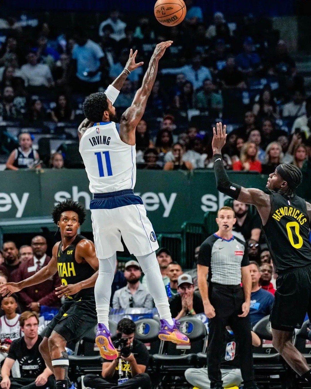 还有王法吗，欧文22投17中爆砍43分却依旧输给了约基奇！今天欧文打出了巅峰一战