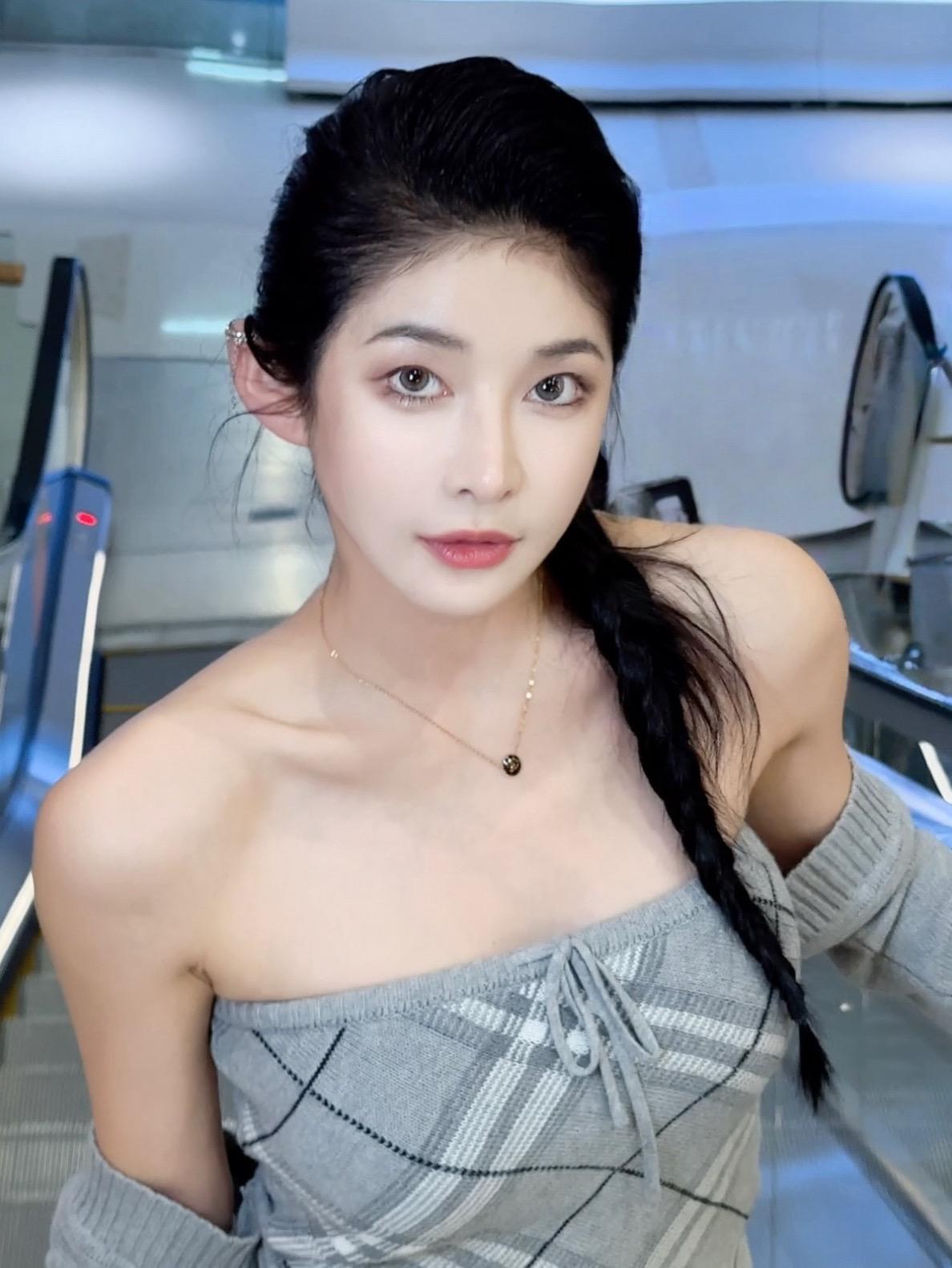 专家称，眼睛千万不能连续对着手机太久。那样会没电